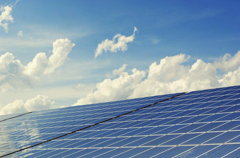 découvrez notre outil de simulation solaire qui vous permet d'analyser le potentiel en énergie solaire de votre espace. optimisez votre installation photovoltaïque grâce à des projections précises et des recommandations personnalisées.
