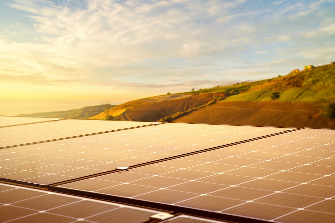 découvrez tout sur l'énergie solaire : avantages, technologies, astuces pour l'installation de panneaux solaires et comment optimiser votre consommation d'énergie renouvelable. adoptez une solution verte pour votre foyer!