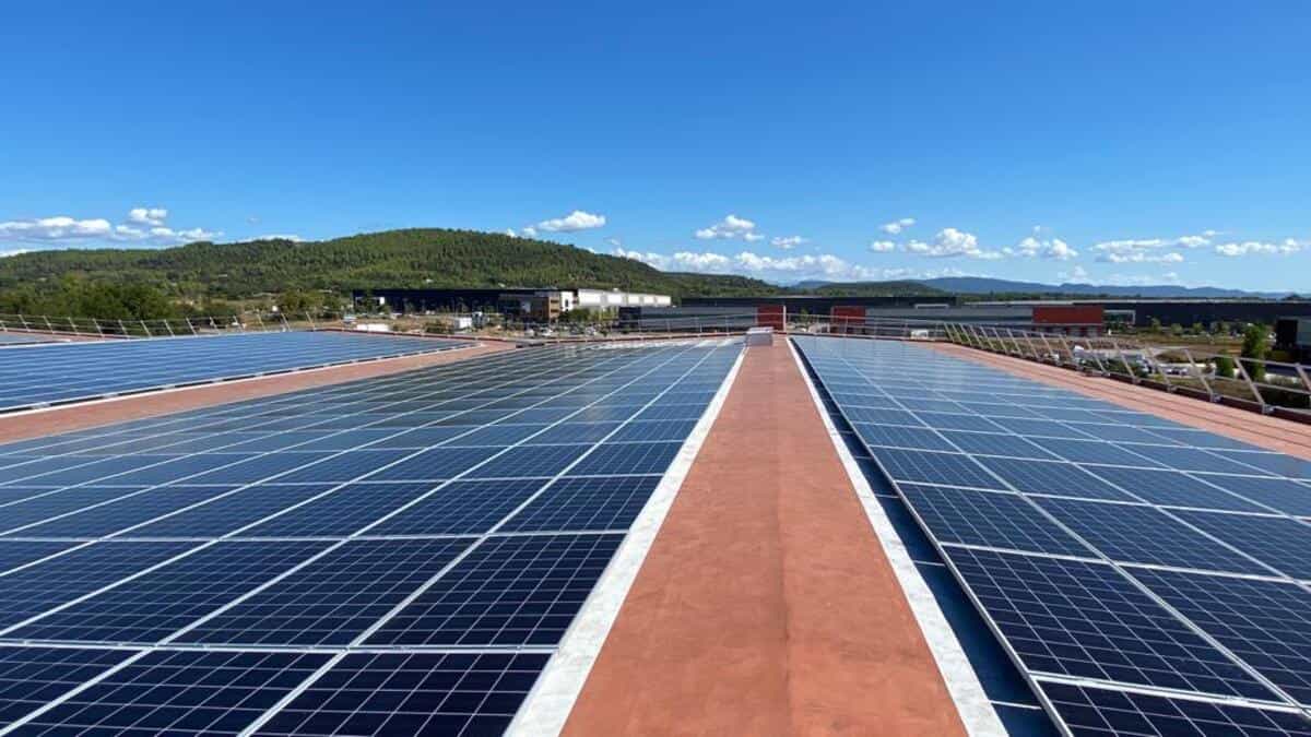 découvrez les avantages de l'énergie solaire dans le sud de la france : des solutions écologiques, économiques et durables pour votre maison ou entreprise. profitez du soleil pour réduire vos factures d'énergie et contribuer à la transition énergétique.