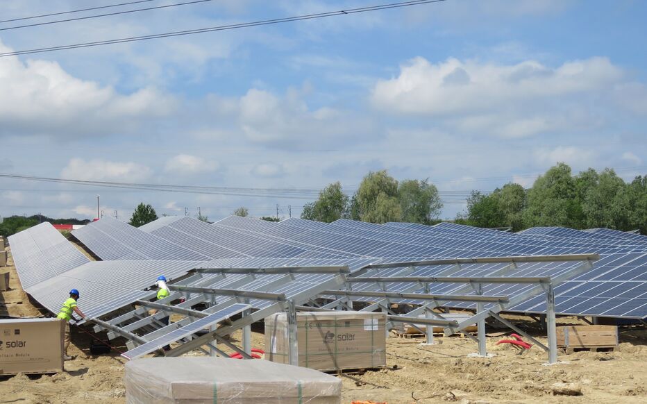 découvrez solaires idf, votre expert en énergie solaire en île-de-france. profitez d'installations photovoltaïques sur mesure pour réduire vos factures d'électricité et adopter une démarche écoresponsable. contactez-nous pour un devis gratuit et faites un geste pour la planète !