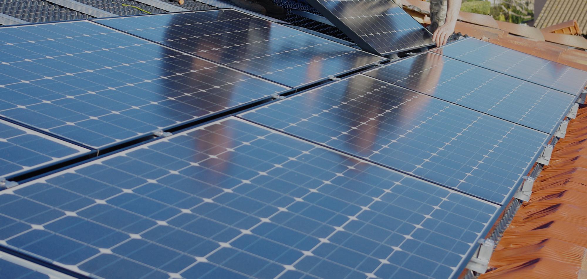 découvrez les solutions solaires innovantes pour réduire votre empreinte carbone et faire des économies d'énergie. optez pour l'énergie renouvelable avec nos systèmes photovoltaïques adaptés à vos besoins.
