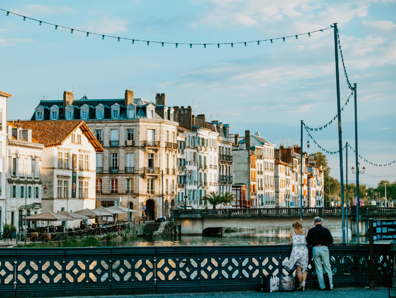 découvrez les merveilles du sud, une région riche en paysages ensoleillés, spécialités culinaires savoureuses et cultures vibrantes. vivez une expérience inoubliable au cœur des traditions et des paysages pittoresques.