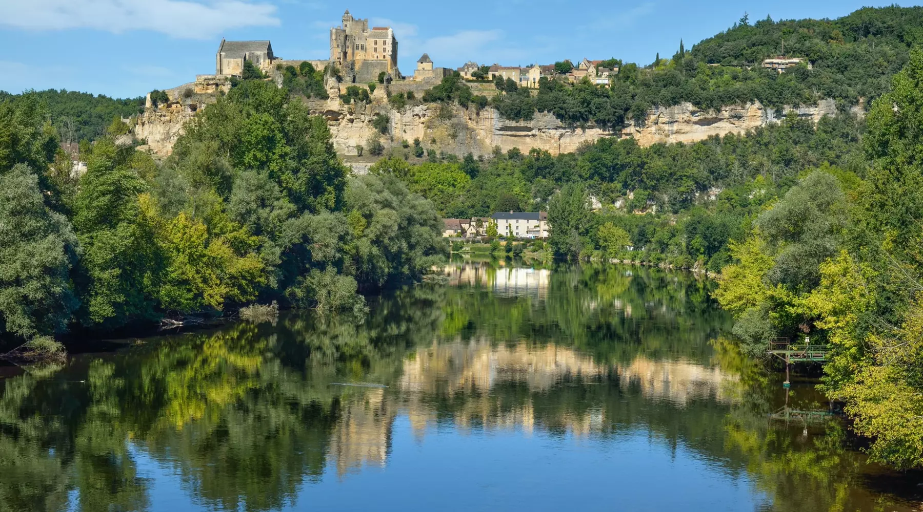 découvrez la richesse culturelle et naturelle du sud-ouest de la france. explorez ses paysages enchanteurs, sa gastronomie savoureuse et ses traditions uniques qui font de cette région un véritable havre de paix.