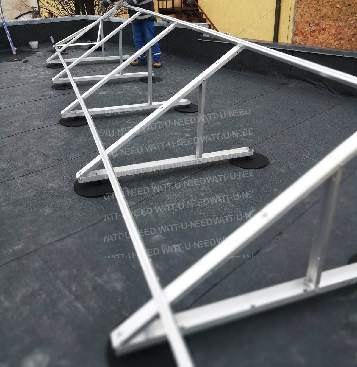 découvrez notre gamme de supports pour panneaux solaires, conçus pour assurer une installation solide et durable. optimisez la performance de votre installation photovoltaïque grâce à des solutions adaptées à tous types de toits et conditions climatiques.