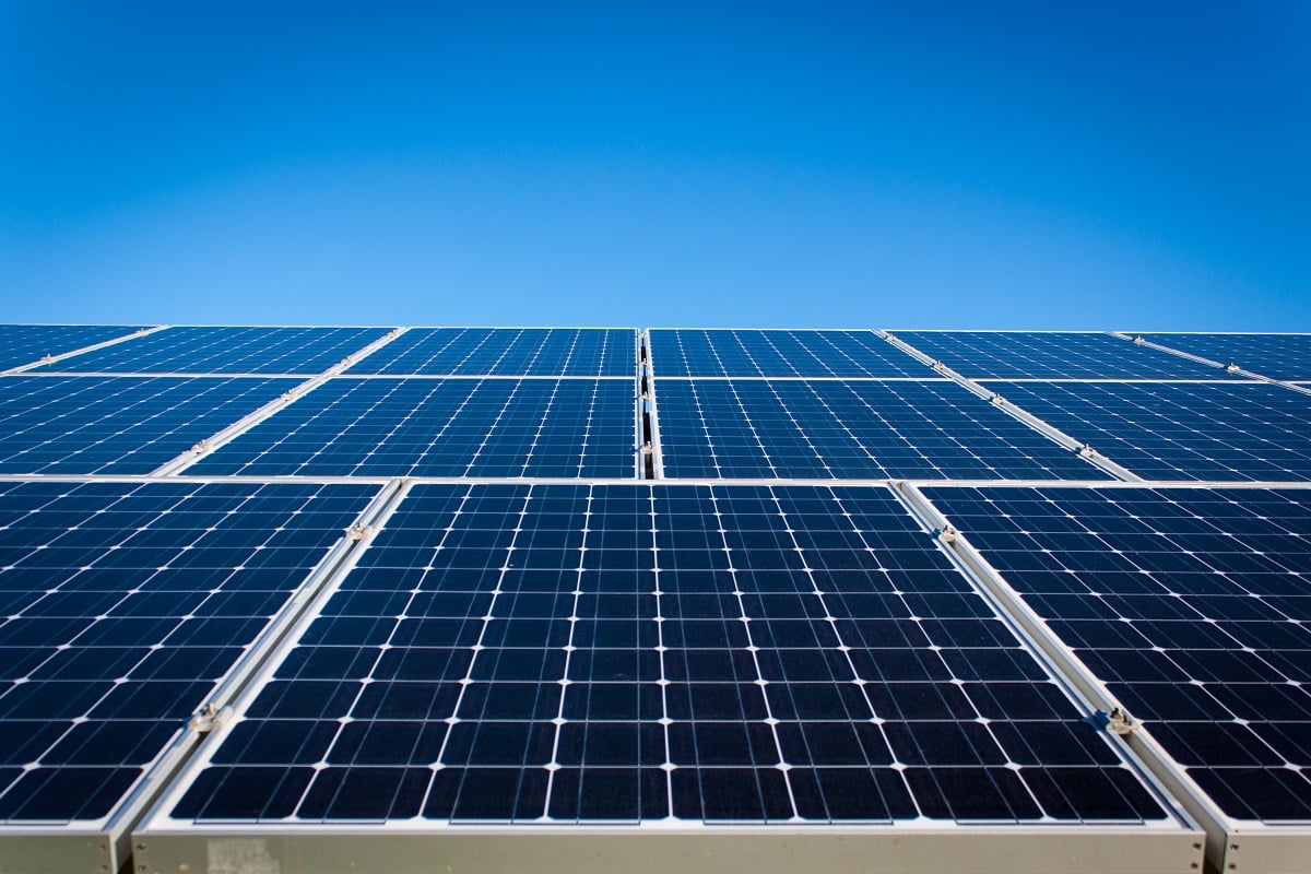 découvrez tout ce qu'il faut savoir sur la surface des panneaux solaires : dimensions, efficacité et impact sur la production d'énergie. maximisez votre investissement en énergie renouvelable grâce à nos conseils experts.