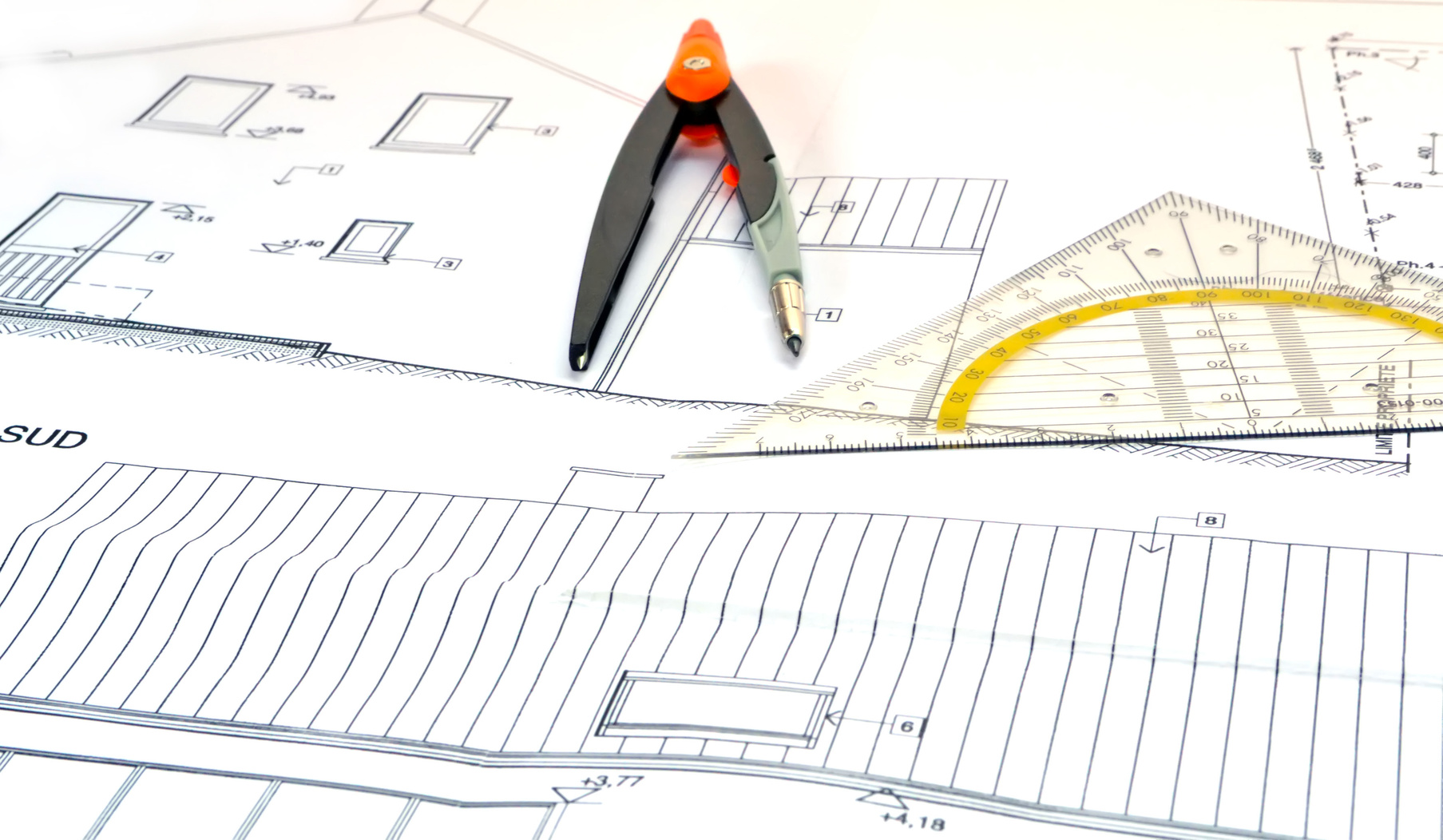 découvrez tout ce que vous devez savoir sur la surface toiture : types de matériaux, techniques d'installation et conseils d'entretien pour assurer la durabilité et l'esthétique de votre toiture.