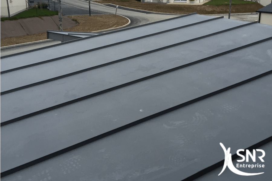 découvrez l'importance de la surface toiture pour optimiser l'efficacité énergétique de votre maison. apprenez comment choisir les matériaux adéquats et garantir une bonne isolation pour protéger votre habitat des intempéries.