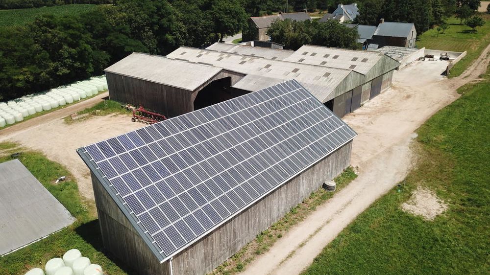 découvrez les tarifs photovoltaïques pour 2025 : tendances, prévisions et conseils pour optimiser votre investissement dans l'énergie solaire. renseignez-vous sur les évolutions du marché et les aides disponibles pour rentabiliser votre projet.