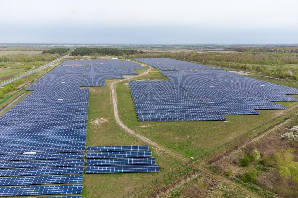 découvrez comment maximiser votre espace avec un terrain dédié aux panneaux solaires, une solution écologique pour produire votre propre énergie renouvelable tout en préservant l'environnement.
