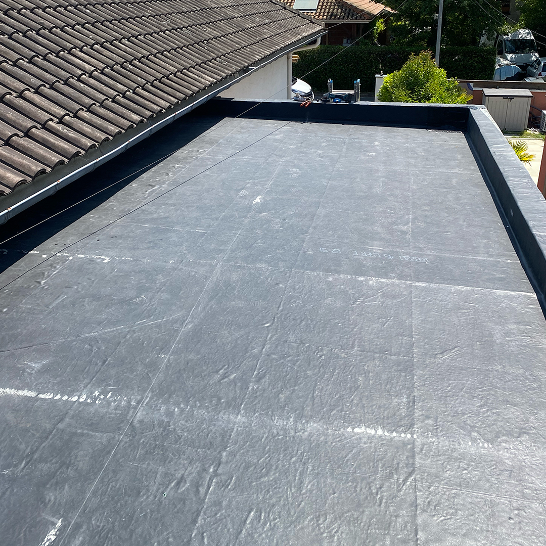 découvrez les avantages d'une terrasse sur toit plat : un espace de vie extérieur optimisé, des possibilités d'aménagement adaptées à vos envies et une vue imprenable. transformez votre toit en un véritable havre de paix.
