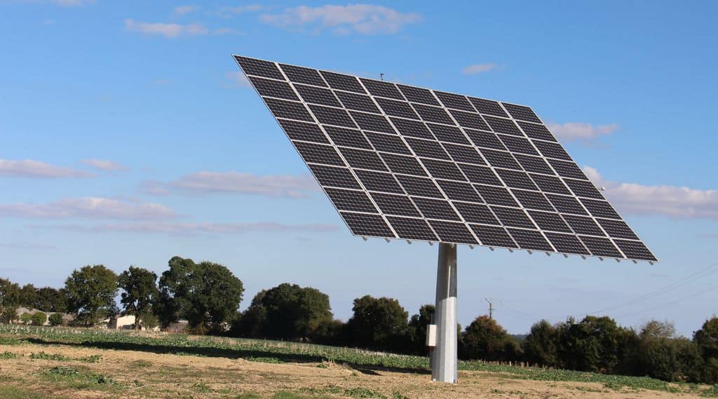 découvrez comment combiner l'agriculture et l'énergie renouvelable grâce aux panneaux photovoltaïques sur terre agricole. optimisez votre rendement tout en contribuant à la transition énergétique.