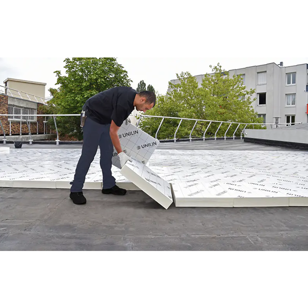 découvrez tout ce qu'il faut savoir sur les toitures à 45°, des conseils d'installation aux matériaux adaptés, pour assurer une bonne étanchéité et esthétique à votre maison.