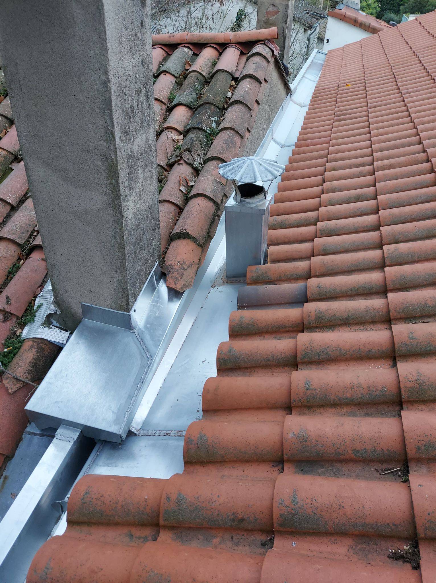 découvrez les solutions de toiture sud adaptées à votre maison. améliorez l'isolation et le style de votre toit tout en maximisant l'efficacité énergétique et la durabilité. contactez-nous pour un devis personnalisé !
