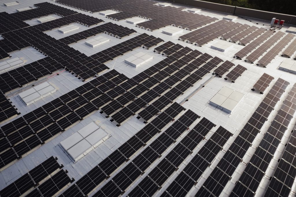 découvrez nos solutions innovantes de toitures énergétiques, alliant performance et durabilité pour optimiser l'efficacité énergétique de votre bâtiment tout en respectant l'environnement.