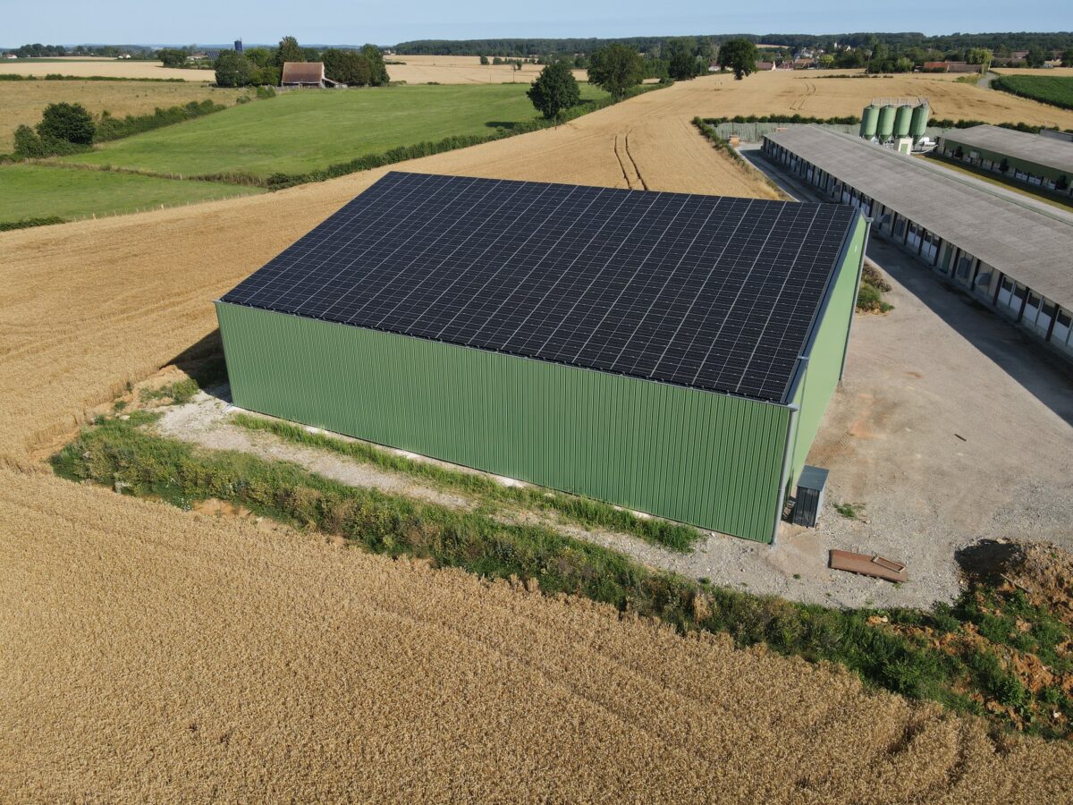 découvrez le triangle photovoltaïque, une solution innovante pour optimiser la captation d'énergie solaire. ce dispositif astucieux maximise l'efficacité des panneaux solaires tout en s'intégrant harmonieusement dans votre espace. apprenez comment cette technologie peut transformer votre consommation d'énergie et contribuer à un avenir durable.