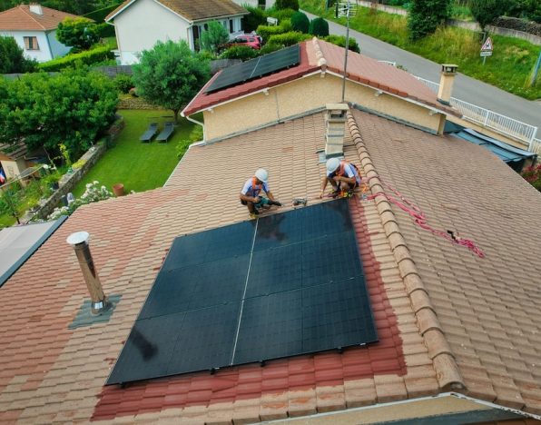 découvrez les nouvelles réglementations sur la tva appliquée aux panneaux photovoltaïques en 2025. renseignez-vous sur les avantages fiscaux et les aides financières pour rendre votre projet d'énergie solaire plus accessible et rentable.