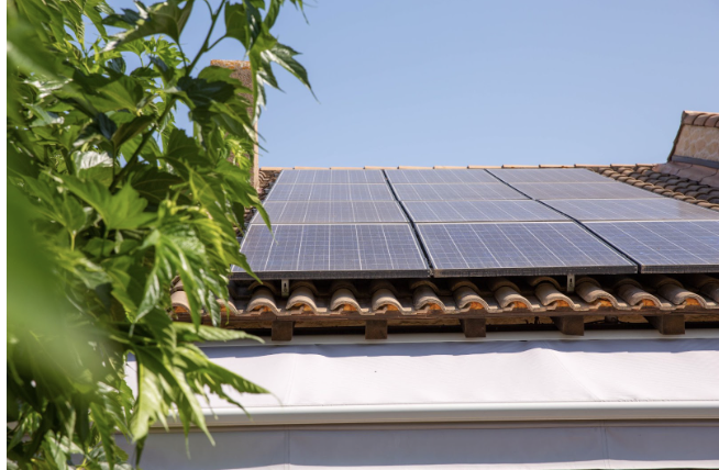 découvrez comment utiliser l'énergie solaire pour alimenter votre maison ou votre entreprise, réduire vos factures d'électricité et contribuer à la protection de l'environnement. apprenez les avantages des panneaux solaires, les étapes d'installation et les solutions adaptées à vos besoins.