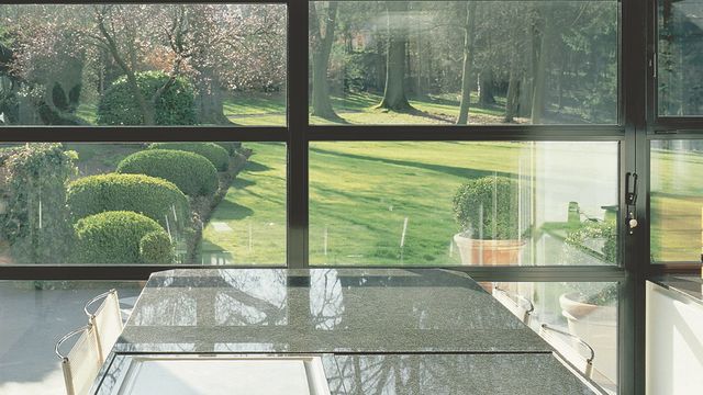 découvrez les avantages du vitrage solaire, une solution innovante pour optimiser l'efficacité énergétique de votre maison. profitez d'une lumière naturelle abondante tout en réduisant vos coûts de chauffage et de climatisation grâce à nos produits de haute qualité.