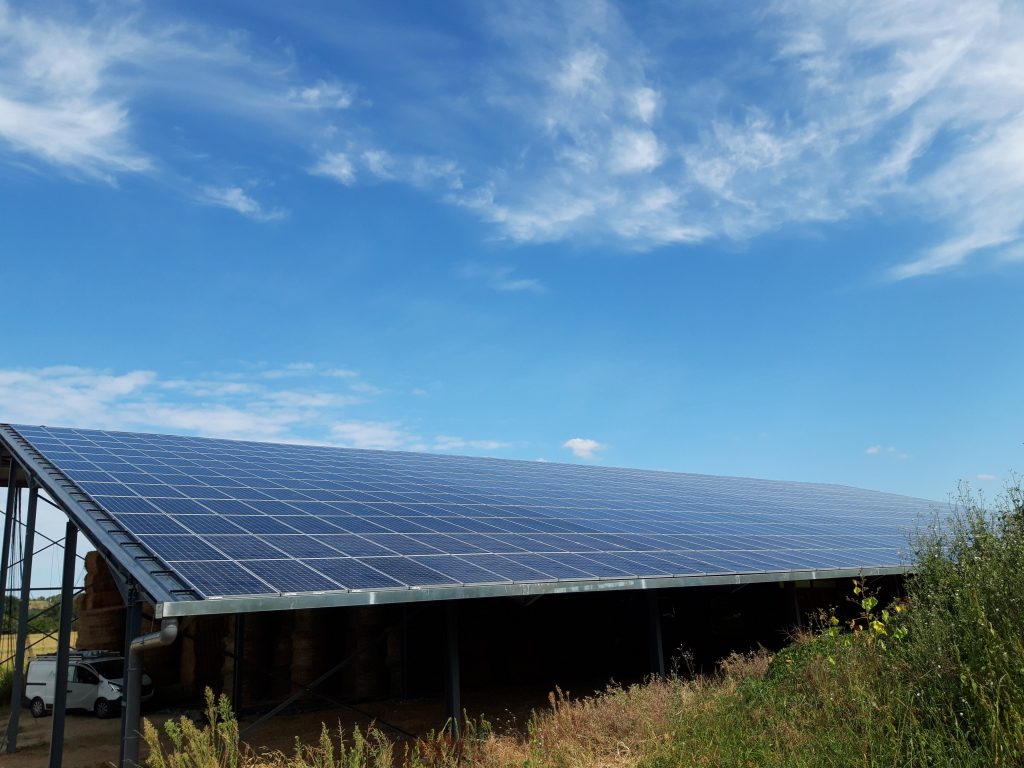 découvrez les différentes aides disponibles en 2023 pour l'installation de panneaux solaires. profitez de subventions, d'éco-prêts et de crédits d'impôt pour réduire vos coûts et adopter une énergie renouvelable, tout en contribuant à la transition écologique.
