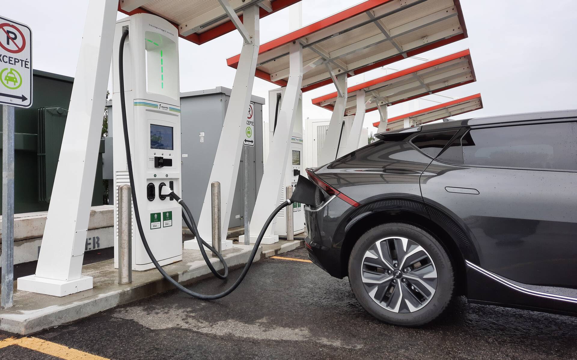 découvrez tout sur l'autonomie électrique : les technologies de batteries, les solutions d'énergie renouvelable et les astuces pour optimiser l'utilisation de vos appareils. explorez comment maximiser l'efficacité énergétique et réduire votre dépendance aux sources d'énergie traditionnelles.