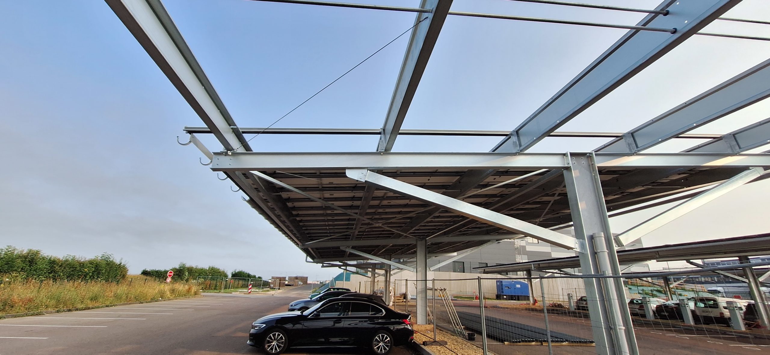 découvrez les démarches et les réglementations nécessaires pour obtenir une autorisation pour installer des ombrières photovoltaïques. optimisez votre espace tout en produisant une énergie renouvelable et en respectant les normes environnementales.