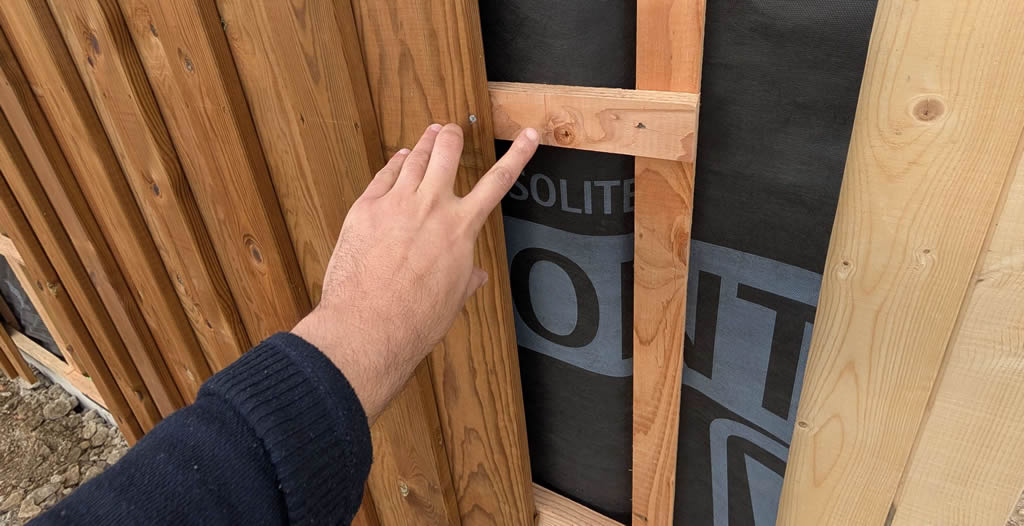 découvrez notre sélection de bardage en bois, alliant esthétique et durabilité. transformez l'apparence de votre façade tout en profitant des avantages écologiques du bois. parfait pour les rénovations et les constructions neuves.