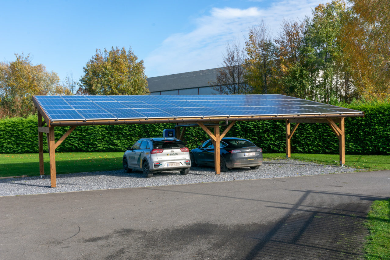 découvrez les avantages d'un carport solaire, une solution innovante pour protéger votre véhicule tout en produisant de l'énergie verte. alliant praticité et écologie, ce système contribue à réduire votre empreinte carbone et à réaliser des économies sur votre facture d'électricité.