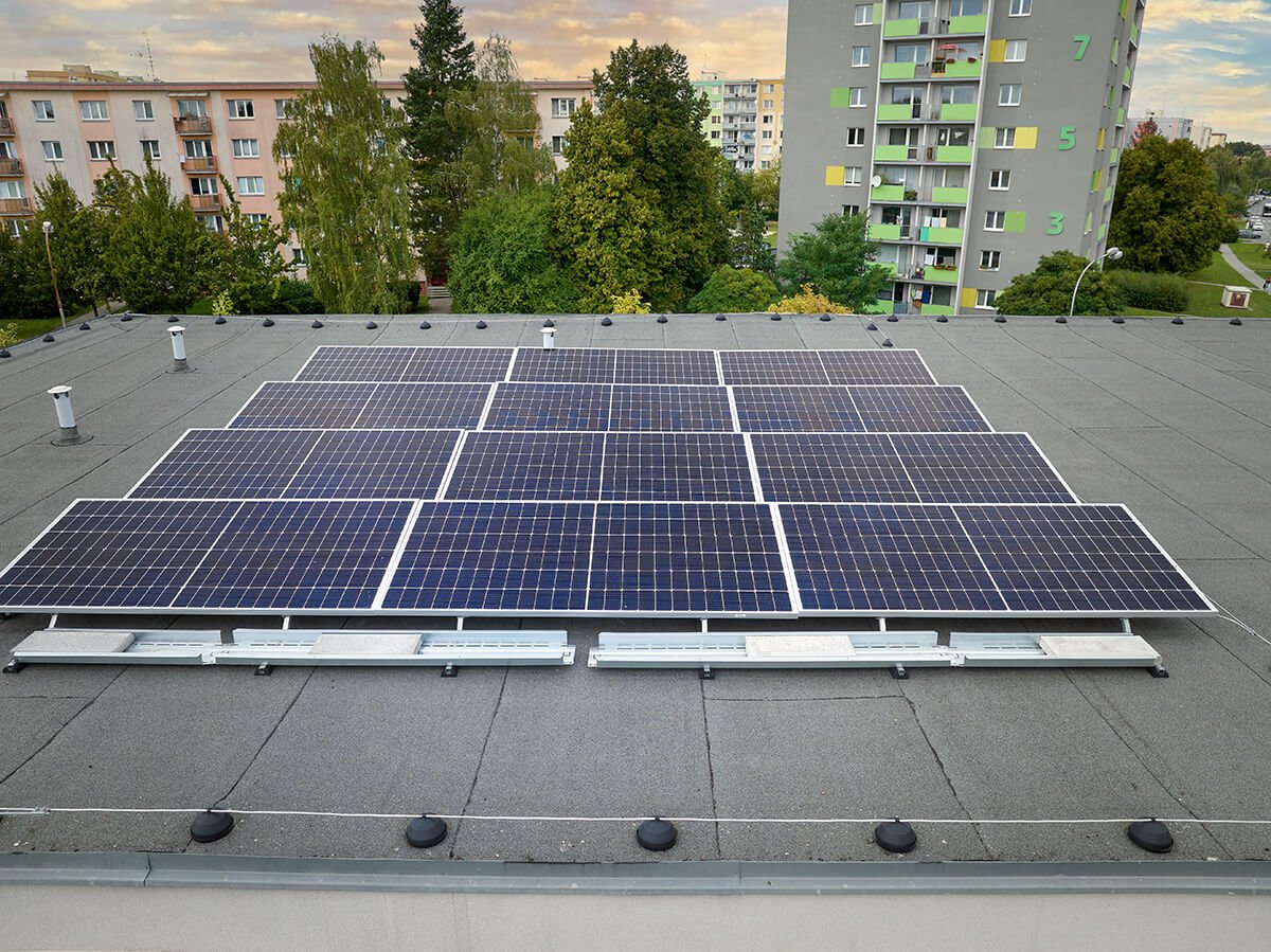 découvrez tout ce qu'il faut savoir sur le cerfa solaire : formulaires nécessaires, démarches administratives et conseils pratiques pour profiter des avantages des énergies renouvelables grâce à l'énergie solaire.