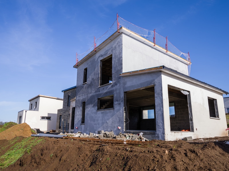 découvrez notre expertise en tant que constructeur de maisons conformes à la norme rt 2020 en île-de-france. nous vous accompagnons dans la réalisation de votre projet de construction éco-responsable, alliant confort, performance énergétique et design moderne. contactez-nous pour un projet personnalisé.