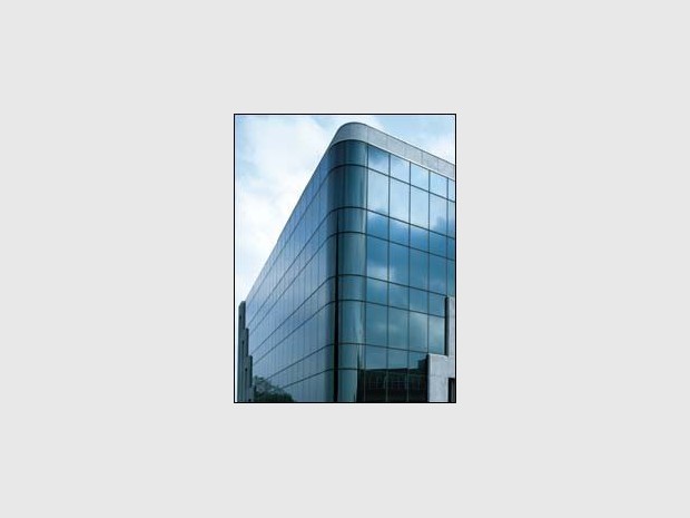 découvrez des solutions innovantes pour le contrôle solaire afin de réguler la lumière naturelle, améliorer le confort intérieur et optimiser l'efficacité énergétique de votre espace de vie ou de travail.