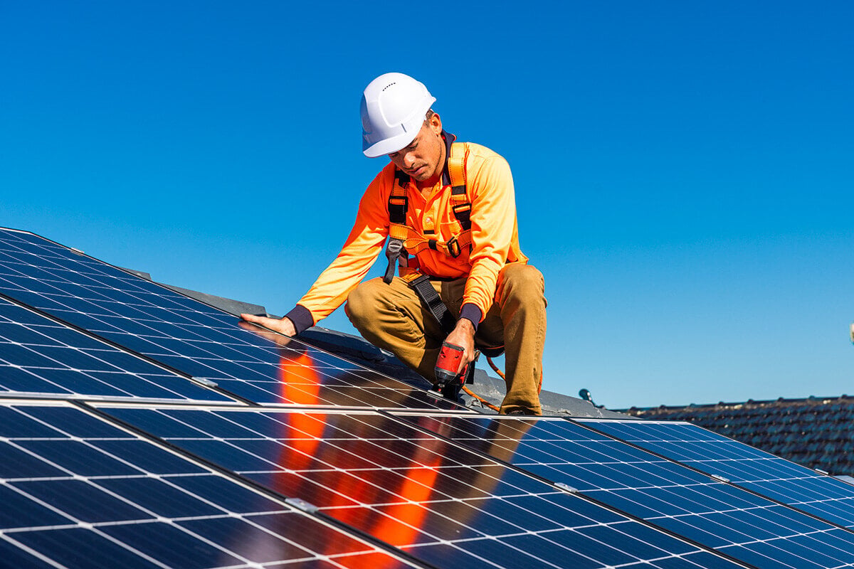 découvrez tout sur le coût des panneaux solaires : prix d'installation, aides financières disponibles et astuces pour réduire vos dépenses. optez pour l'énergie renouvelable et faites des économies sur votre facture d'électricité.