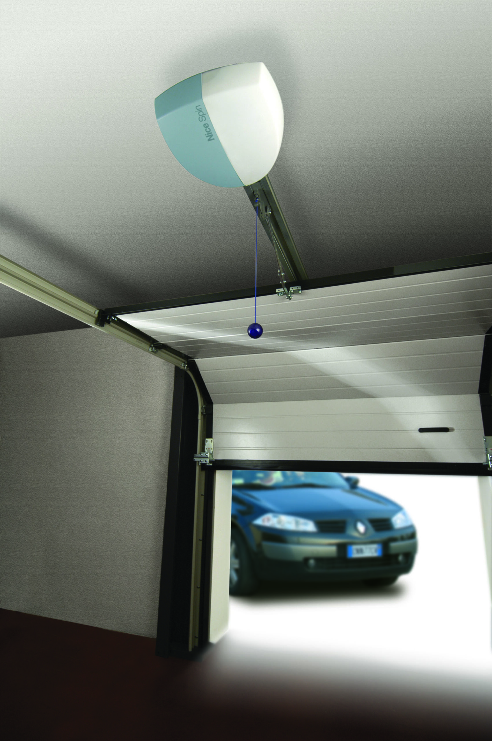 découvrez notre garage solaire, une solution écologique et innovante pour recharger votre véhicule tout en protégeant votre voiture. profitez d'une énergie renouvelable, d'une construction durable et d'espace de stockage optimisé. transformez votre stationnement en un endroit pratique et respectueux de l'environnement.