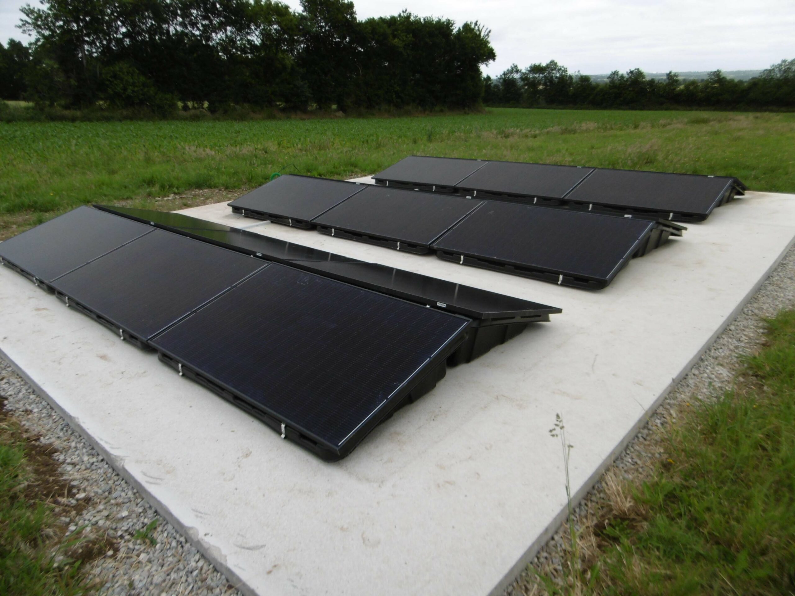 découvrez nos services d'installation de panneaux solaires pour optimiser votre consommation d'énergie et réduire votre empreinte carbone. nos experts vous accompagnent dans votre transition vers une énergie renouvelable, que ce soit pour une maison individuelle ou un bâtiment commercial. profitez d'une énergie propre et des économies sur vos factures avec notre expertise en installation solaire.
