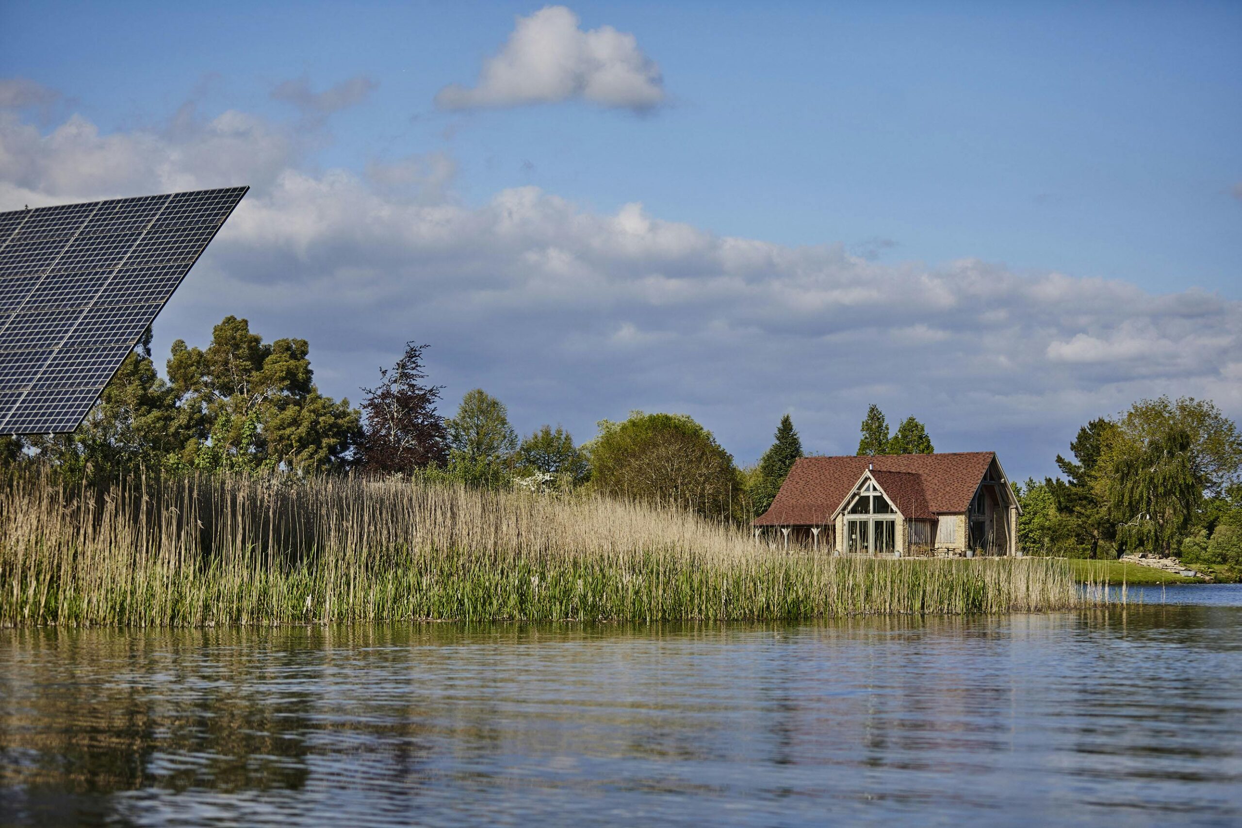 découvrez comment concevoir une maison écologique alliant confort et respect de l'environnement. adoptez des matériaux durables et des solutions d'énergie renouvelable pour vivre en harmonie avec la nature.