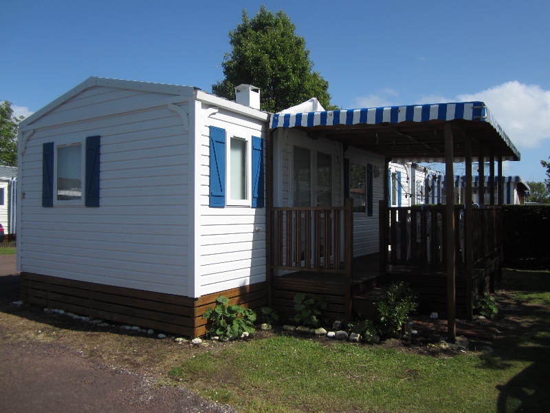 découvrez nos mobil-homes spacieux de 120m² à des prix compétitifs. parfaits pour vos vacances en famille ou entre amis, alliant confort et simplicité. réservez dès maintenant et profitez d'une expérience unique en pleine nature.