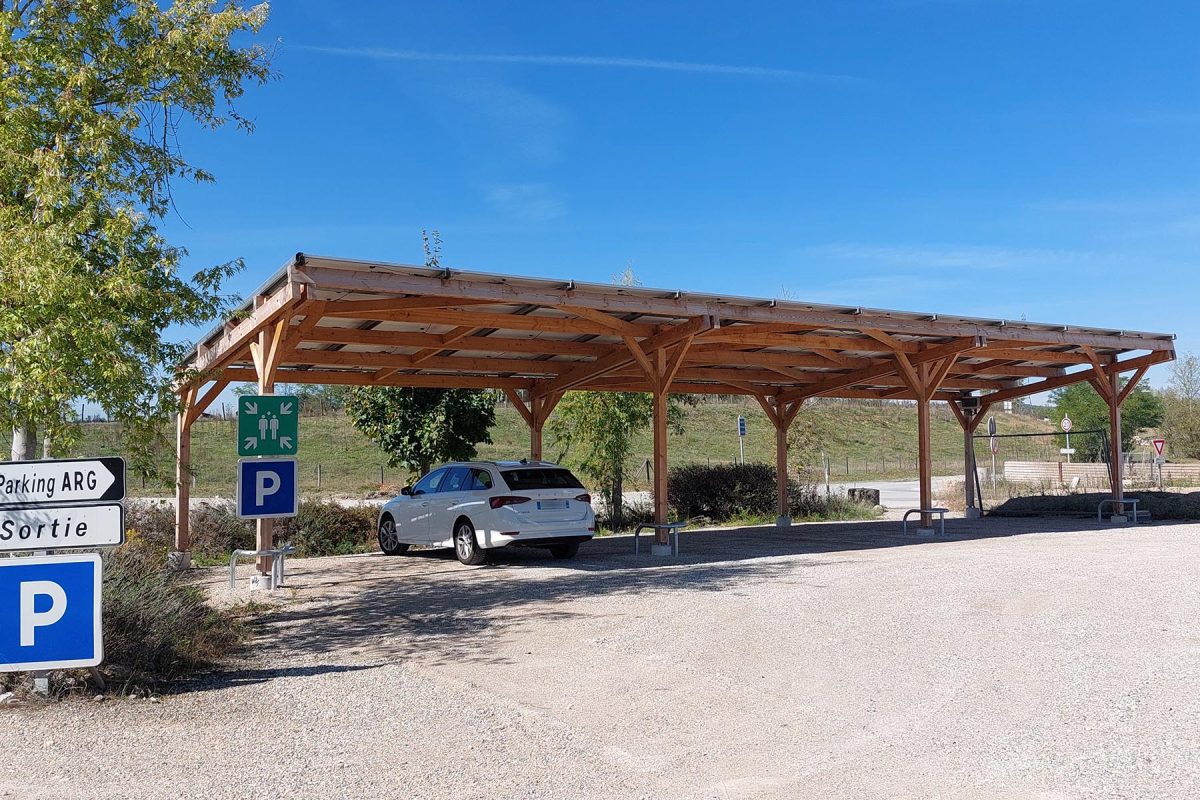 découvrez les avantages des ombrières photovoltaïques, une solution innovante qui combine protection contre les intempéries et production d'énergie renouvelable. idéales pour les parkings et espaces extérieurs, elles permettent d'optimiser l'espace tout en contribuant à la transition énergétique.