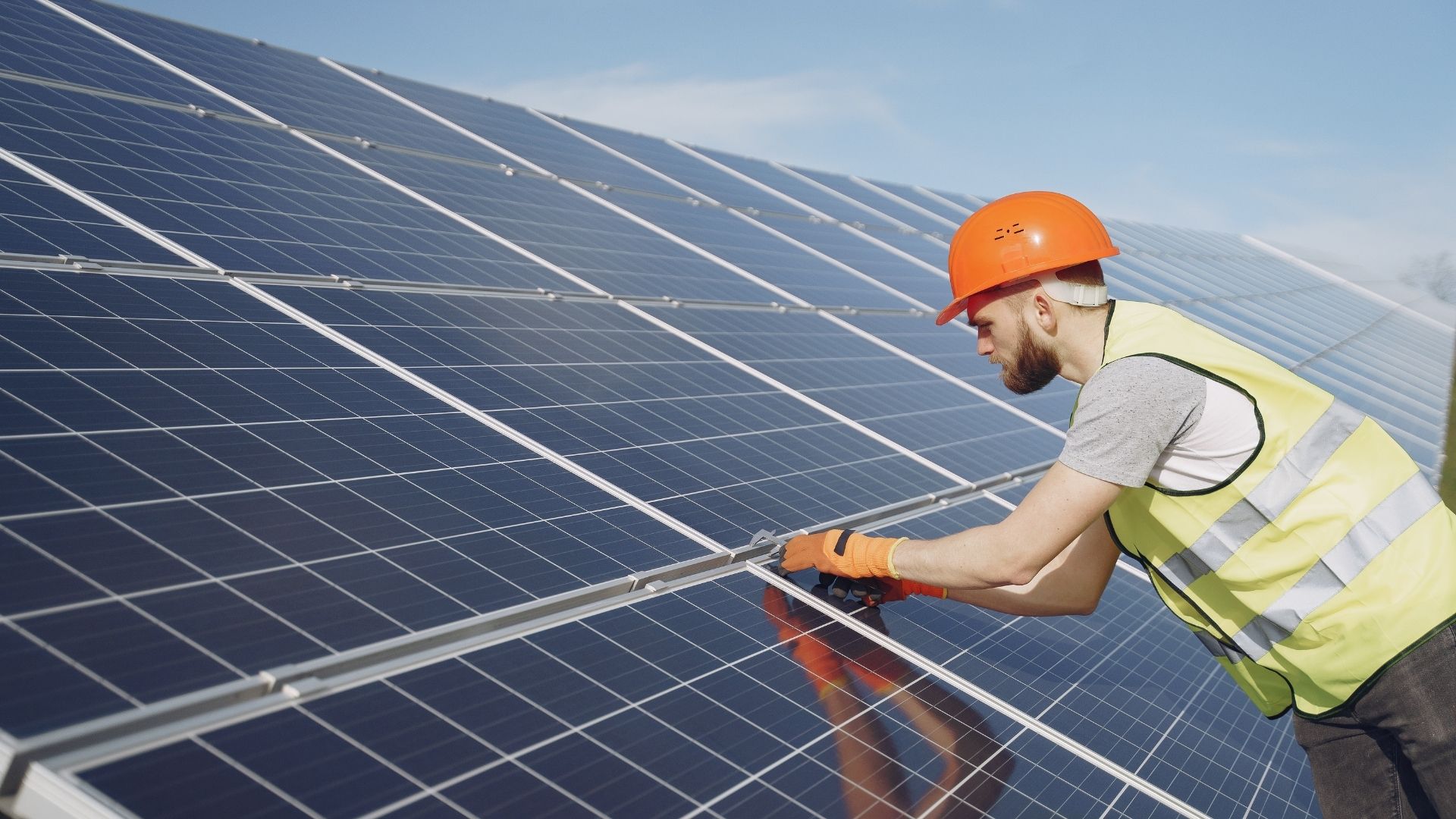 découvrez comment un panneau solaire pour piscine peut transformer votre expérience de baignade. profitez d'une eau chaude et agréable tout en réduisant vos coûts énergétiques. optez pour une solution écologique et économique pour le chauffage de votre piscine.