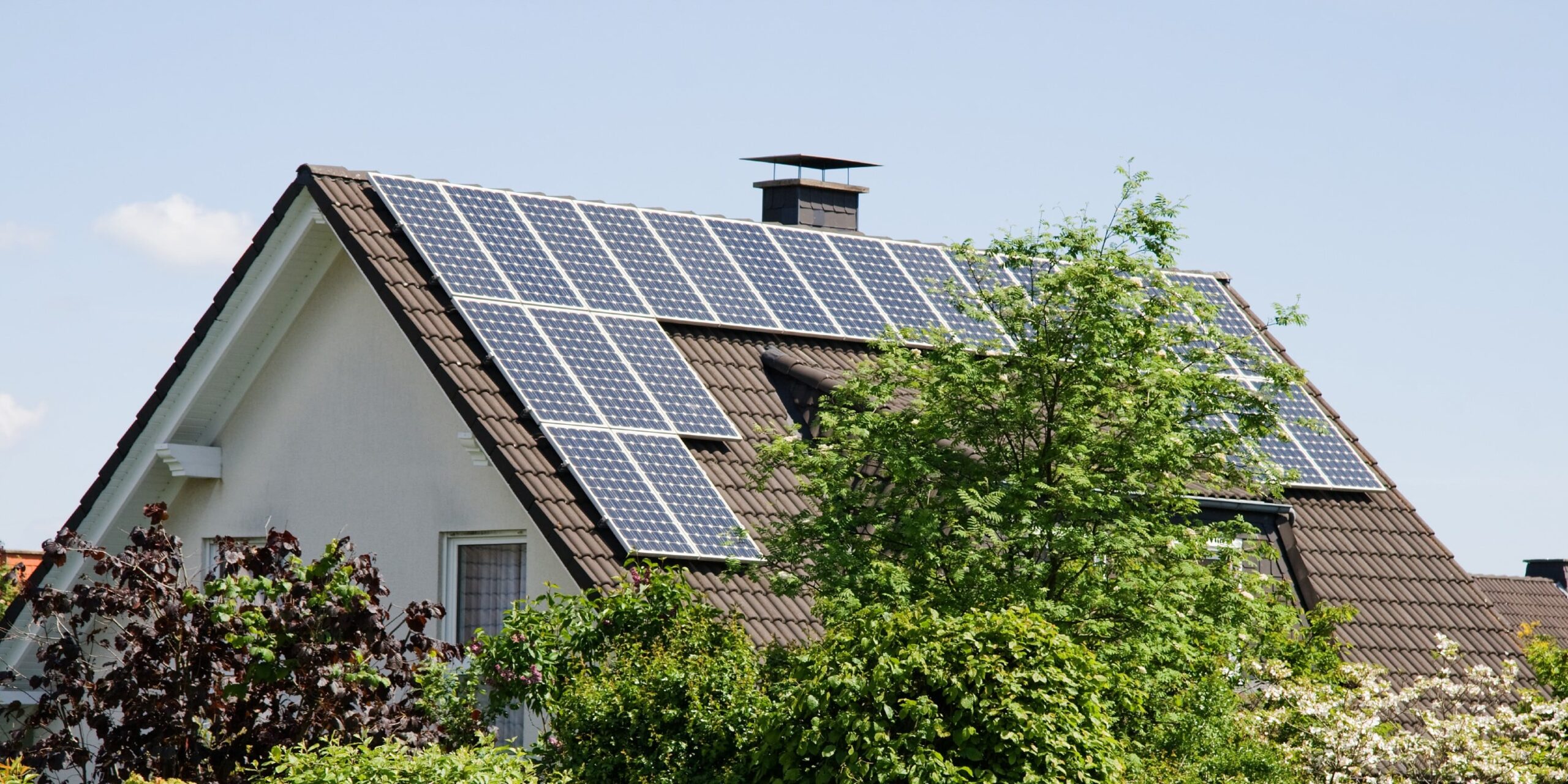 découvrez l'efficacité des panneaux solaires combinés aux pompes à chaleur pour une solution de chauffage écologique et économique. optimisez votre consommation d'énergie tout en réduisant votre empreinte carbone grâce à cette technologie innovante.