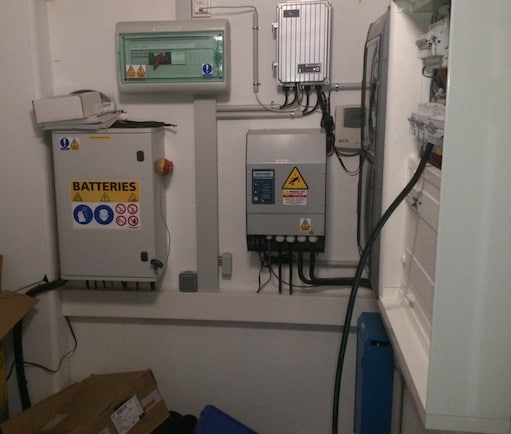 découvrez les panneaux solaires avec batteries, la solution idéale pour stocker votre énergie renouvelable. profitez d'une autonomie énergétique tout en réduisant votre empreinte carbone. idéal pour les particuliers et entreprises souhaitant optimiser leur consommation d'énergie. transformez votre façon d'économiser avec une installation facile et rentable.