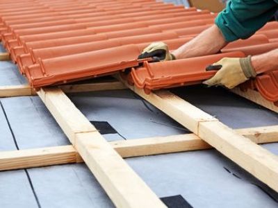 découvrez tout ce qu'il faut savoir sur le poids des tuiles par mètre carré. notre guide vous aide à choisir les bonnes tuiles pour votre toiture en fonction de leur poids, tout en garantissant la durabilité et l'esthétique de votre maison.