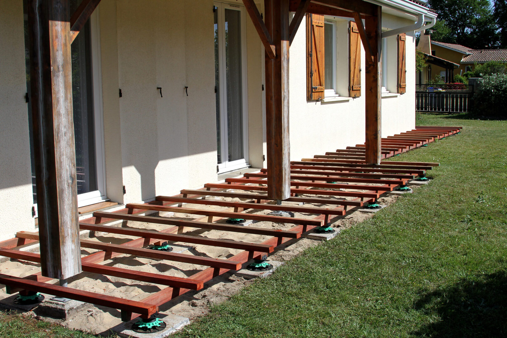 découvrez tout ce qu'il faut savoir sur le prix des dalles en béton. comparez les tarifs selon les types, les dimensions et les finitions pour réaliser vos projets de construction ou de rénovation au meilleur coût.