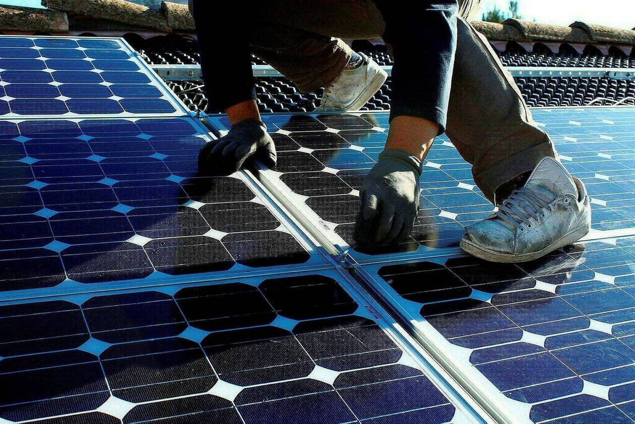 découvrez le rachat photovoltaïque, une solution avantageuse pour valoriser votre installation solaire. profitez d'un revenu stable tout en contribuant à la transition énergétique. informez-vous sur les démarches, les tarifs et les avantages fiscaux associés.