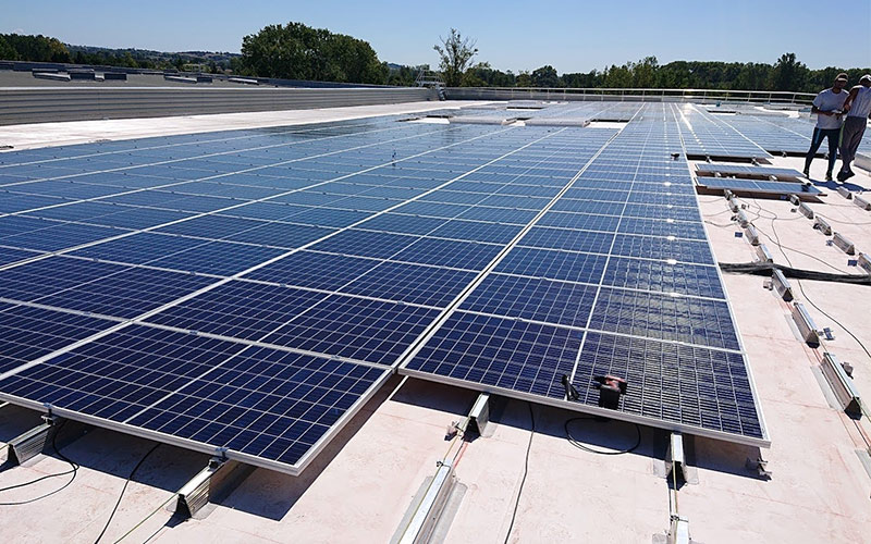 découvrez les avantages des toitures photovoltaïques : générez votre propre électricité, réduisez vos factures d'énergie et participez à la transition écologique. informez-vous sur les solutions adaptées à votre habitat et profitez d'une installation sur mesure.