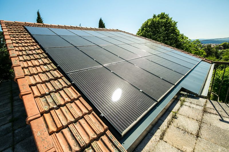 découvrez comment utiliser efficacement les panneaux solaires pour produire votre propre énergie renouvelable. optimisez votre consommation d'électricité tout en réduisant votre empreinte carbone grâce à nos conseils pratiques et astuces.
