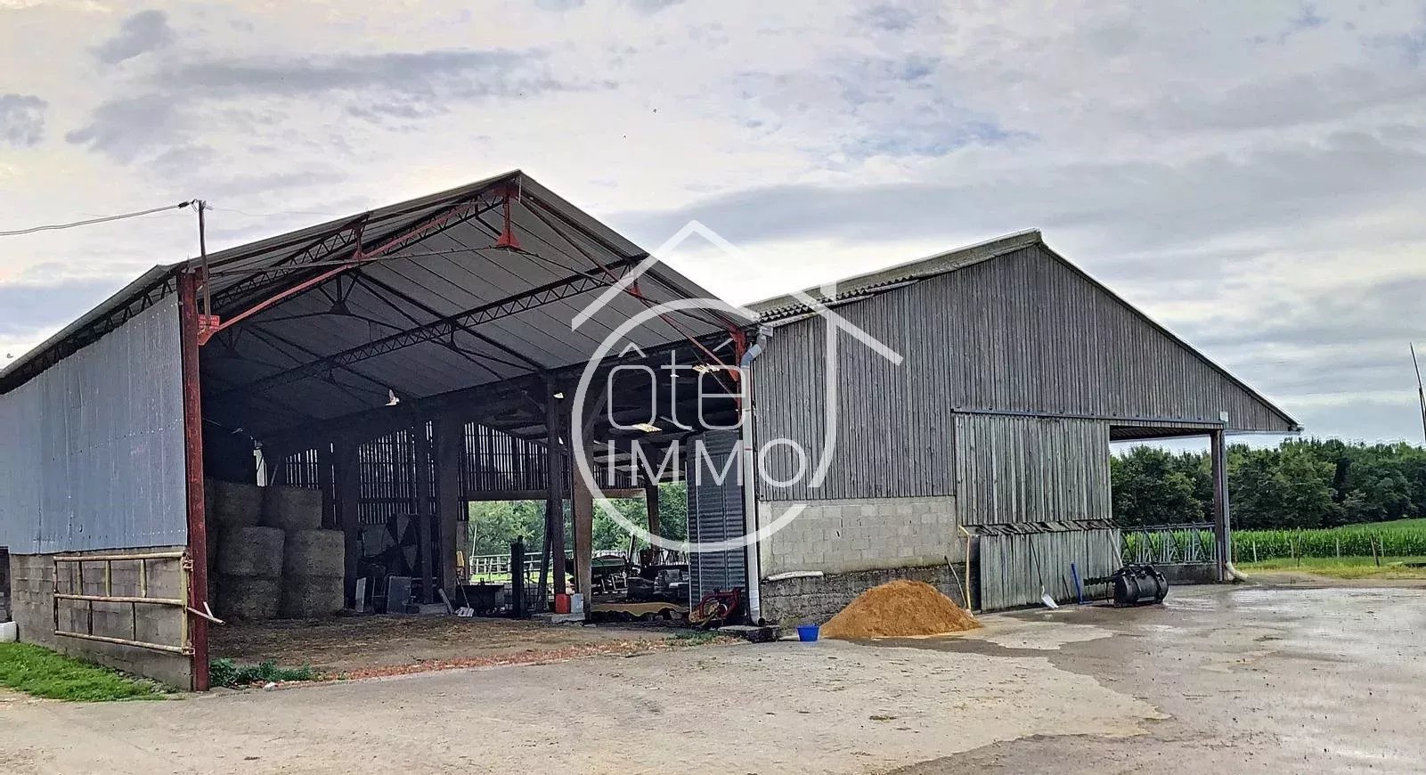 découvrez notre sélection de hangars agricoles à vendre, idéale pour le stockage de matériel, de récoltes et d'animaux. profitez d'espaces adaptés à vos besoins agricoles et optimisez votre exploitation avec des structures robustes et fonctionnelles.