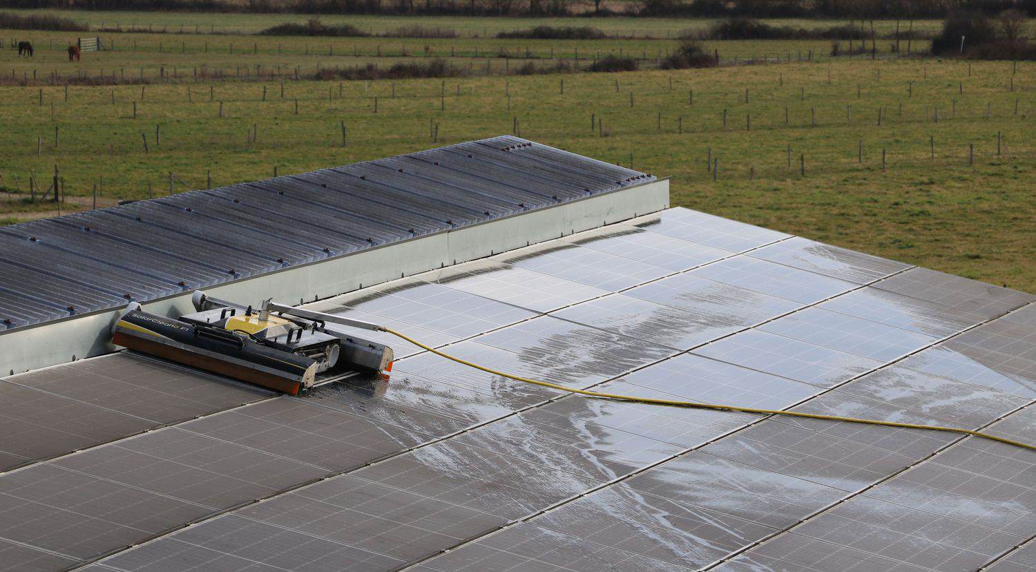 découvrez l'importance du nettoyage régulier de vos panneaux photovoltaïques pour garantir leur efficacité et prolonger leur durée de vie. apprenez les meilleures pratiques et les solutions adaptées à vos besoins.