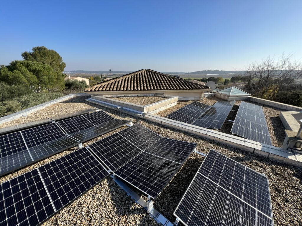 découvrez comment obtenir des panneaux solaires gratuits pour réduire votre facture d'électricité et contribuer à un avenir durable. profitez des aides gouvernementales et des programmes incitatifs pour installer des panneaux solaires chez vous sans frais.