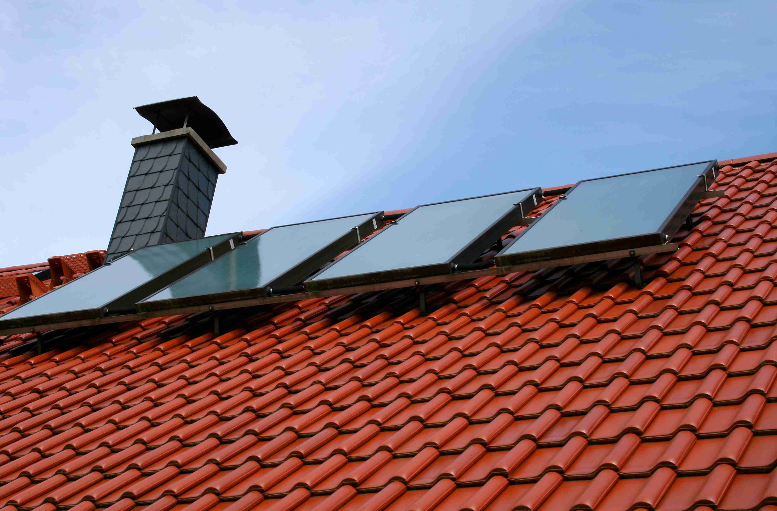 découvrez comment les panneaux solaires contribuent à une énergie durable et respectueuse de l'environnement. explorez les avantages écologiques et économiques de cette technologie innovante pour un avenir plus vert.