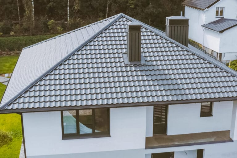 découvrez tout ce qu'il faut savoir sur la toiture : types de matériaux, conseils d'entretien, et astuces pour améliorer l'isolation de votre maison. protégez votre habitation tout en valorisant son esthétique grâce à nos guides pratiques.
